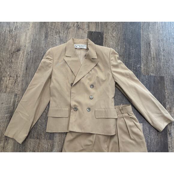 Evan Picone Petites NYC-It Girl Women's Tan Suit Set Size 2 - Picture 3 of 9